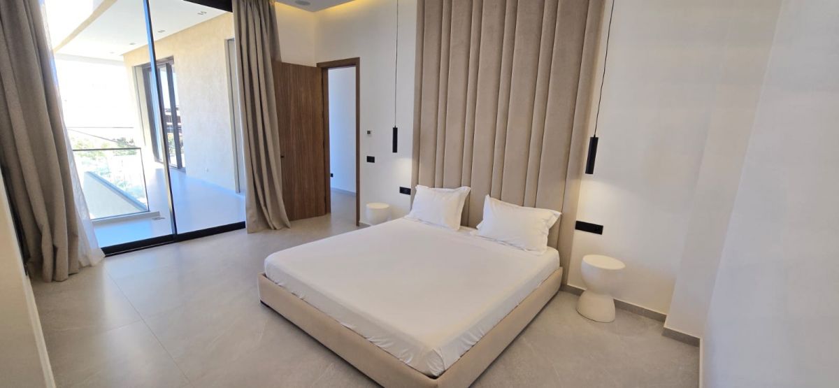 PHOTO-2025-12-11-12-06-48