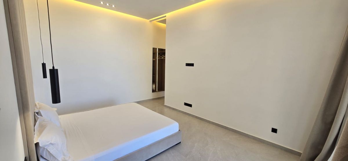 PHOTO-2025-12-11-12-06-47-3